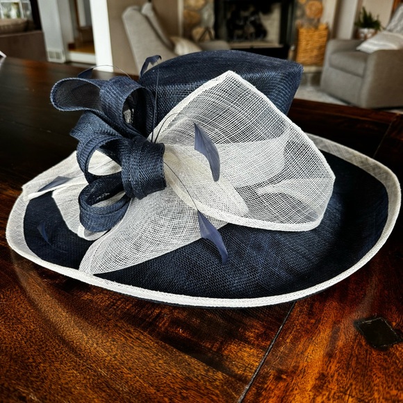 Gorgeous Kentucky Derby/Special Occasion Hat - Picture 7 of 7